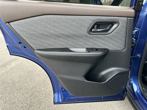 Used 2021 Nissan Rogue S image 22