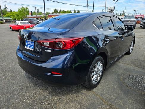 Used 2016 MAZDA MAZDA3 i Sport w/ Preferred Equipment Package FWD image 5