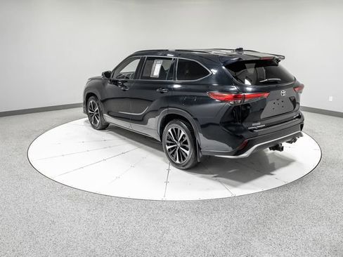 Used 2021 Toyota Highlander XSE AWD/4WD image 36