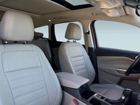 Used 2017 Ford Escape SE w/ SE Leather Comfort Package image 32