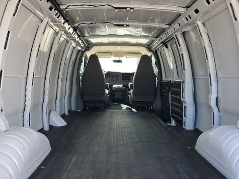 Used 2025 Chevrolet Express 2500 Work Van w/ Driver Convenience Package image 14