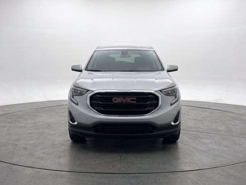 Used 2024 GMC Terrain SLE FWD image 2