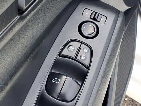Used 2025 Nissan Altima 2.5 S FWD image 13