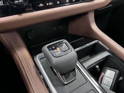 Used 2024 Nissan Pathfinder Platinum w/ Cargo Package image 9