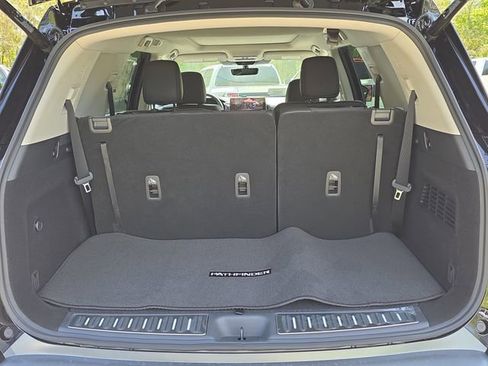 New 2026 Nissan Pathfinder SL w/ SL Premium Package image 10