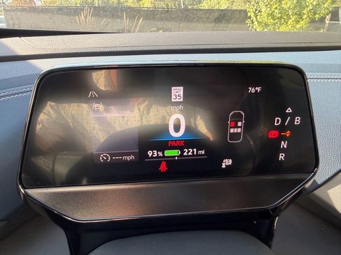 New 2025 Volkswagen ID.4 Pro S image 29