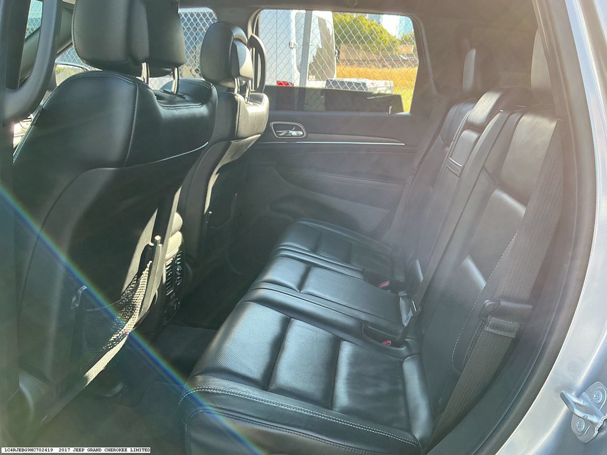 Used 2017 Jeep Grand Cherokee Limited w/ Luxury Group II RWD image 9
