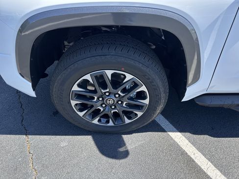 New 2026 Toyota Tundra Limited AWD/4WD image 9