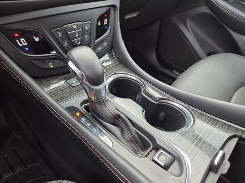 Used 2018 Buick Envision Essence FWD image 19