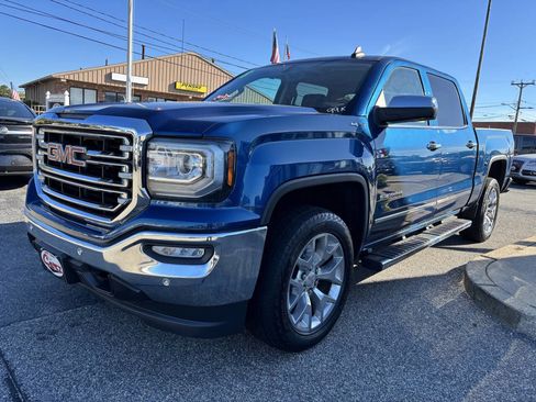 Used 2018 GMC Sierra 1500 SLT w/ SLT Premium Package image 4