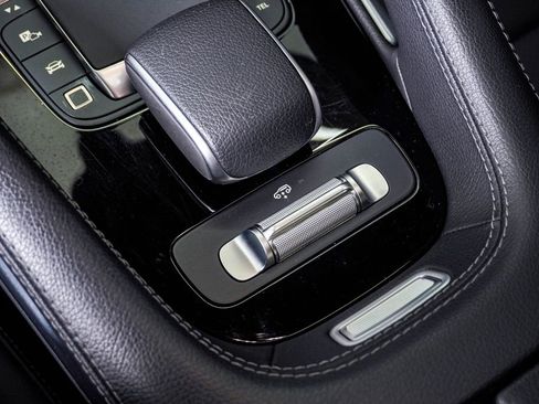 Used 2025 Mercedes-Benz GLS 450 4MATIC image 26