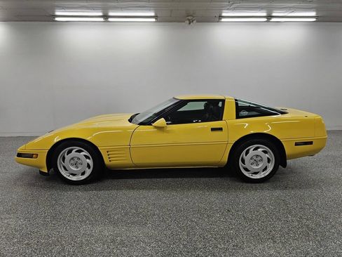 Used 1991 Chevrolet Corvette Coupe RWD image 7