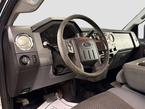 Used 2011 Ford F250 XLT image 10