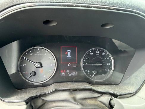 Used 2024 Subaru Outback Premium AWD/4WD image 18
