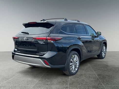 New 2026 Toyota Highlander Platinum AWD/4WD image 5