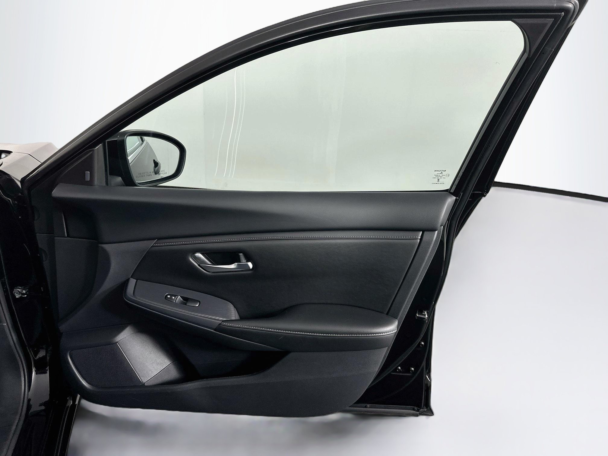 Used 2025 Nissan Sentra SV FWD image 29