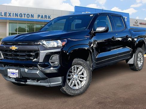Used 2024 Chevrolet Colorado LT w/ LT Convenience Package image 12