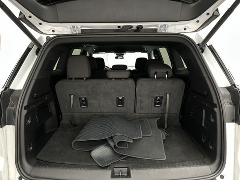 Used 2025 GMC Acadia Elevation FWD image 13