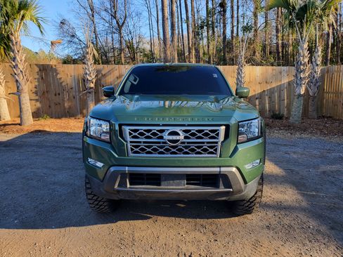 Used 2022 Nissan Frontier SV image 14