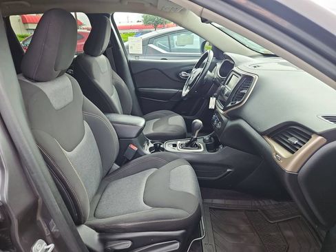 Used 2016 Jeep Cherokee Sport AWD/4WD image 28