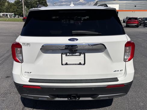 Certified 2023 Ford Explorer XLT w/ Equipment Group 202A AWD/4WD image 7
