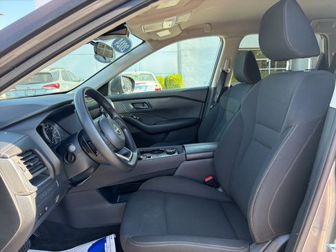 Used 2024 Nissan Rogue S AWD/4WD image 9