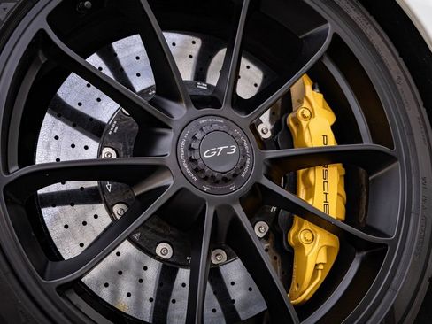 Used 2018 Porsche 911 GT3 RWD image 8