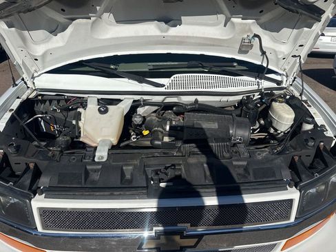 Used 2016 Chevrolet Express 2500 image 35