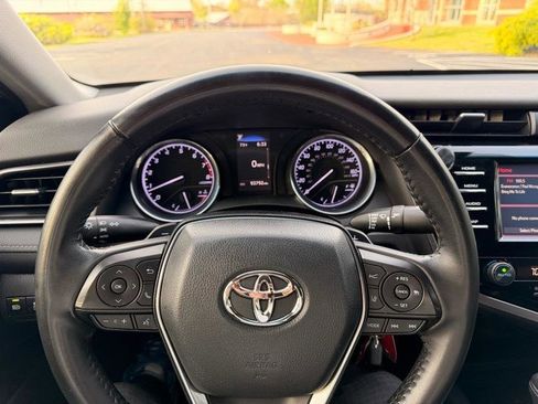 Used 2020 Toyota Camry SE FWD image 13
