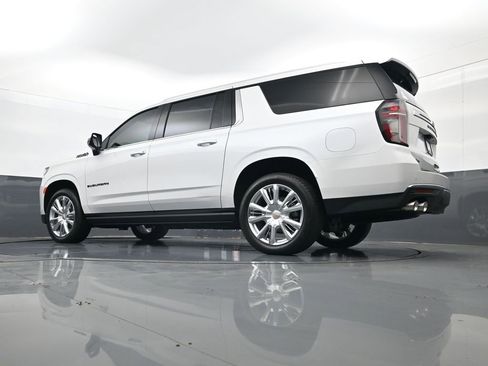 Used 2024 Chevrolet Suburban High Country AWD/4WD image 28