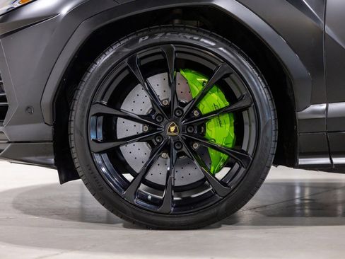 Used 2022 Lamborghini Urus image 19