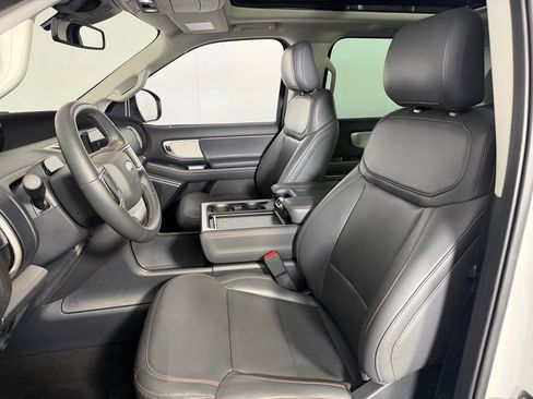 Used 2025 Ford Expedition Max Active AWD/4WD image 23