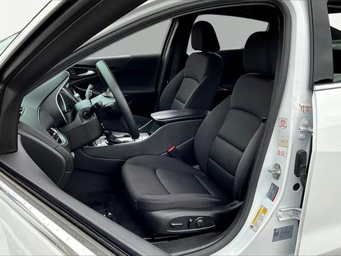 Used 2024 Chevrolet Malibu LT image 25