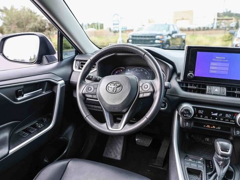 Certified 2023 Toyota RAV4 XLE Premium image 5