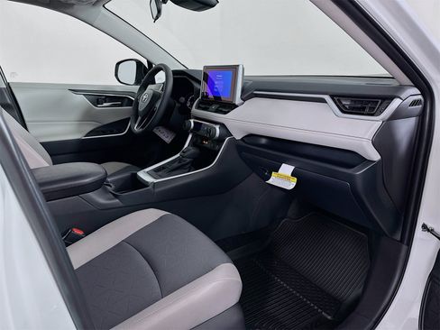 New 2025 Toyota RAV4 XLE image 28