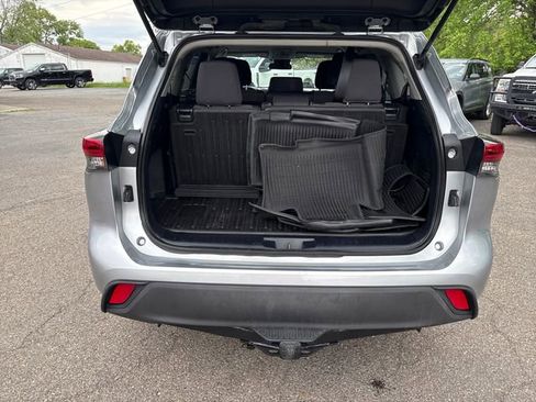 Used 2021 Toyota Highlander L AWD/4WD image 25
