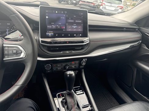 Used 2022 Jeep Compass Trailhawk image 19