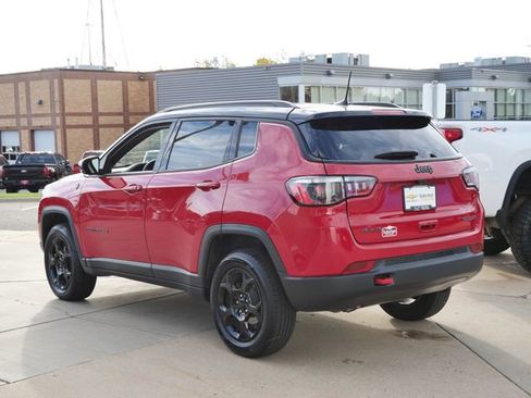 Used 2024 Jeep Compass Trailhawk image 4
