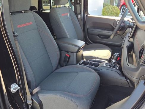 Used 2024 Jeep Gladiator Rubicon AWD/4WD image 14