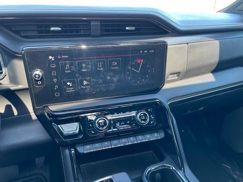 Used 2023 GMC Sierra 1500 AT4X AWD/4WD image 12