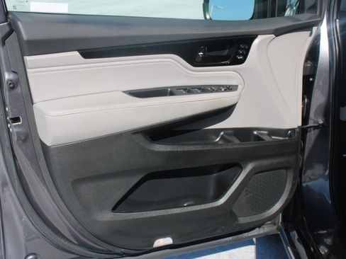 Used 2023 Honda Odyssey Touring image 10
