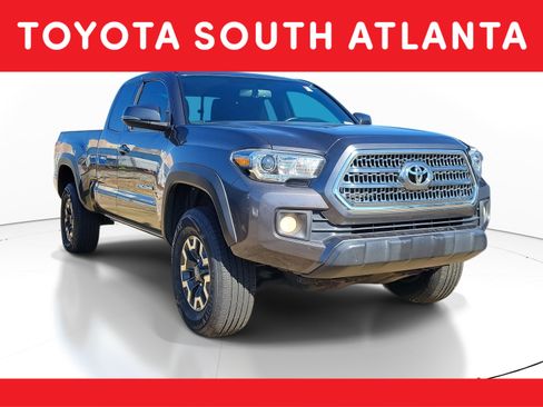 Used 2017 Toyota Tacoma TRD Off-Road w/ Tow Package image 1