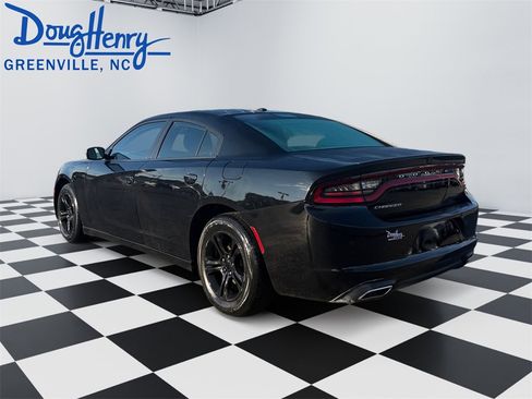 Used 2020 Dodge Charger SXT image 3