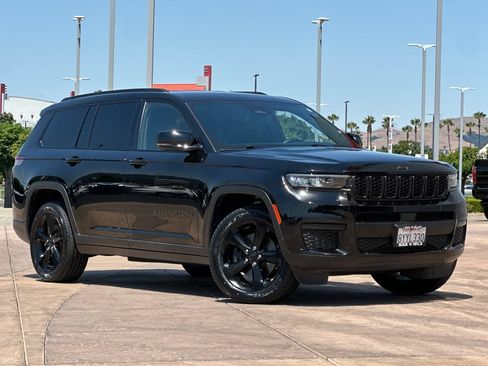 Used 2021 Jeep Grand Cherokee L Laredo AWD/4WD image 2