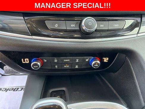Used 2019 Buick Enclave Essence FWD image 28
