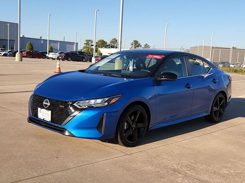 Certified 2024 Nissan Sentra SR w/ SR Premium Package image 3