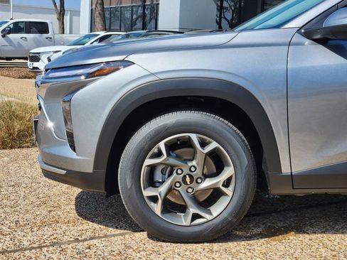 New 2026 Chevrolet Trax LT w/ Driver Confidence Package image 11