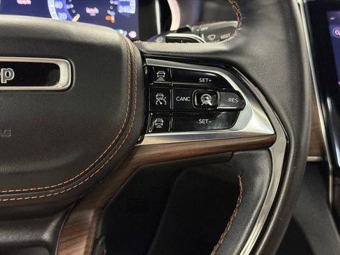 Used 2022 Jeep Grand Cherokee Summit AWD/4WD image 22