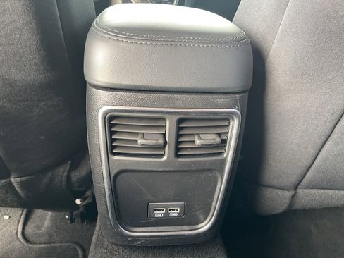 Used 2023 Chrysler 300 Touring image 13