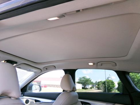 Used 2021 INFINITI QX50 Luxe FWD image 3